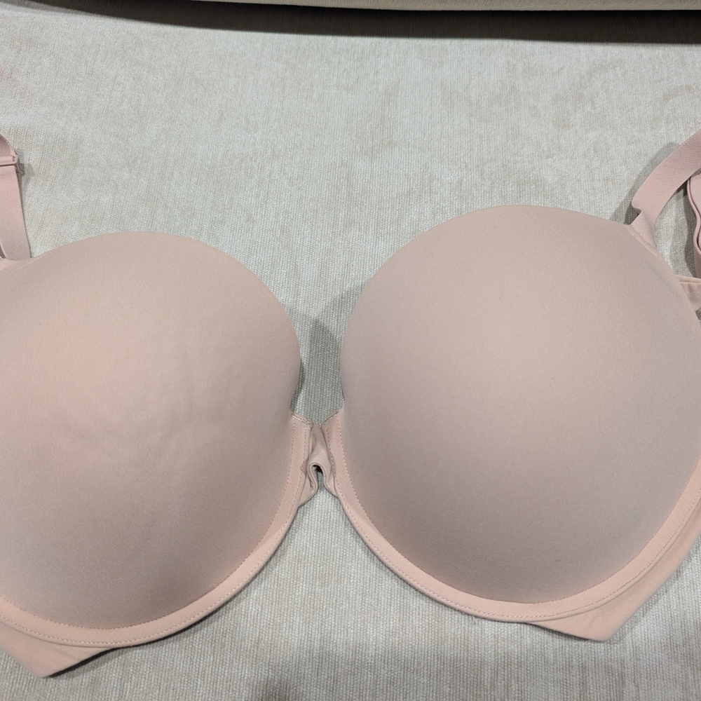 SKIMS Cream T-Shirt Bra with Adjustable Straps